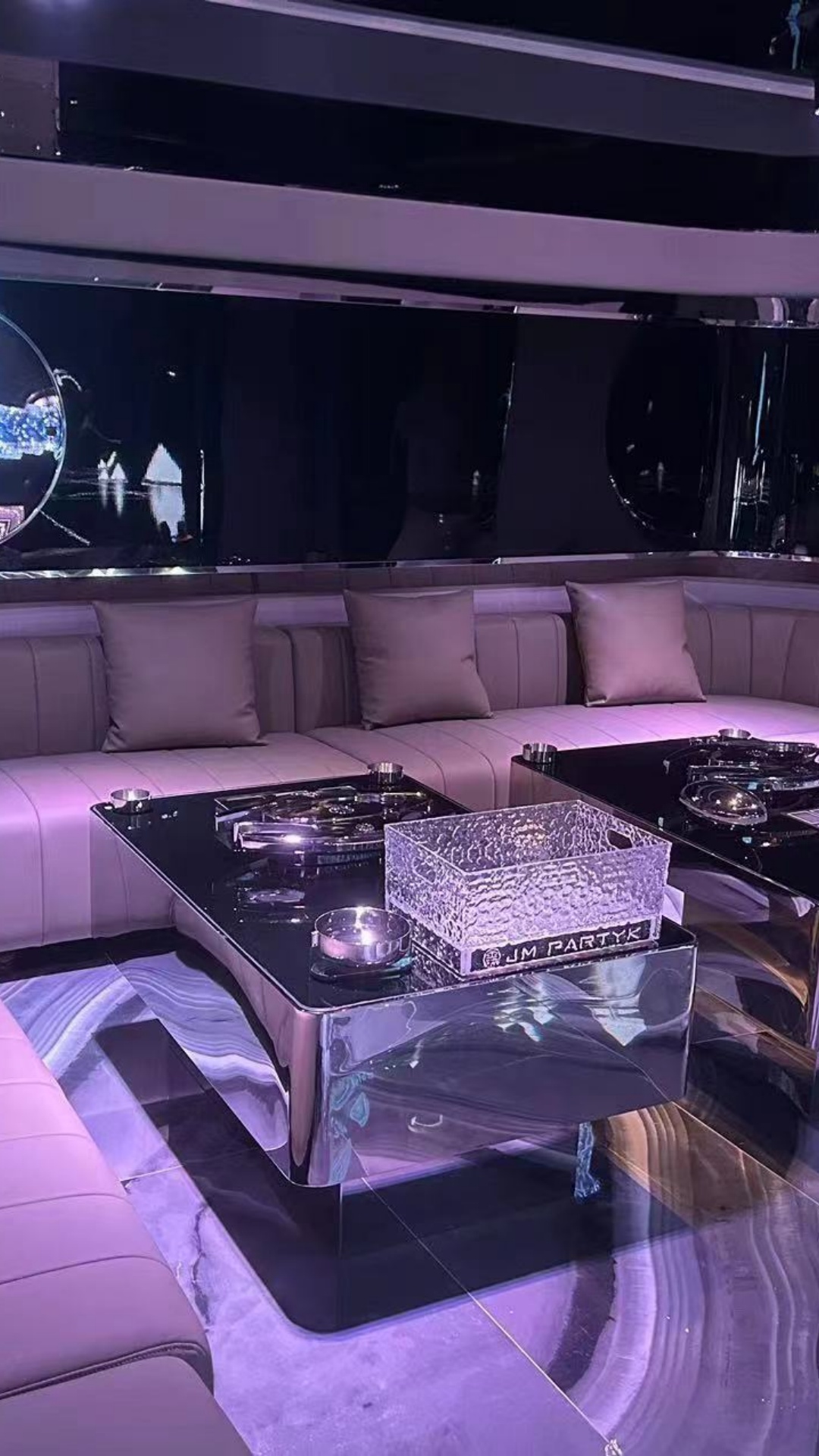 豪华包厢内部环境